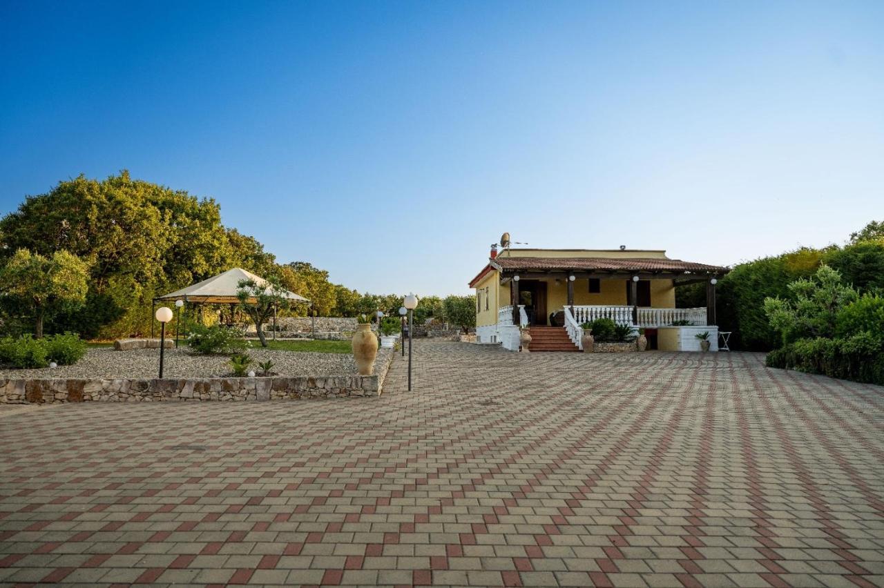 Villa Patrizia-Luxury Villa Mottola Luaran gambar